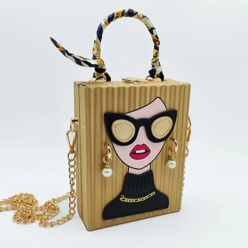 Stylish Gold Women's Bag with Fashionable Design With Gold Chain & Accents